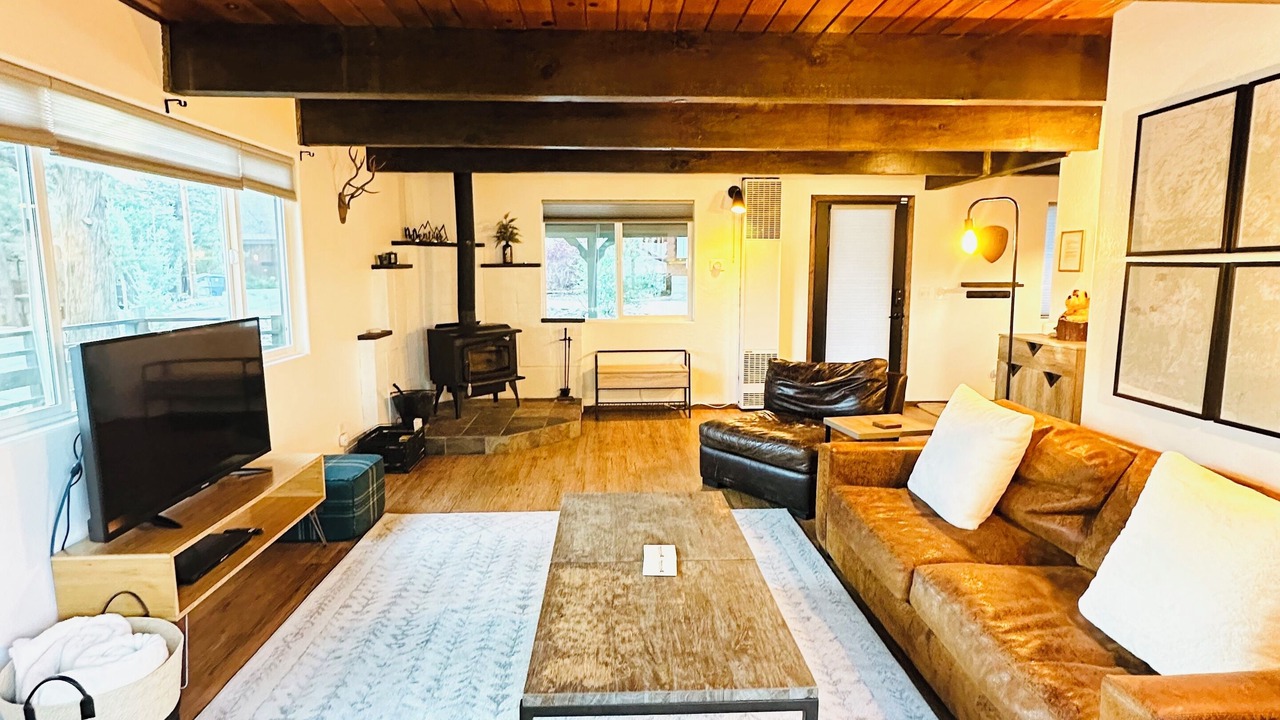 Photo of Livingroom in Whispering Forest
