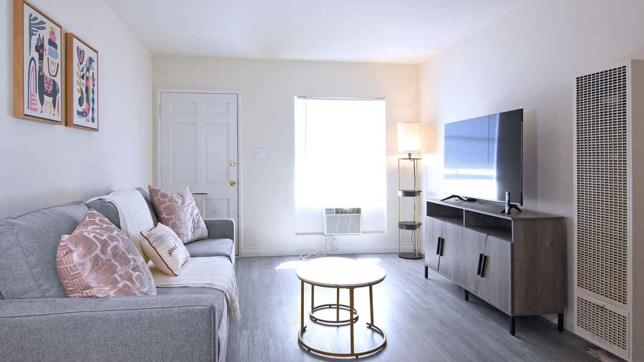 Photo of Livingroom in Burbank