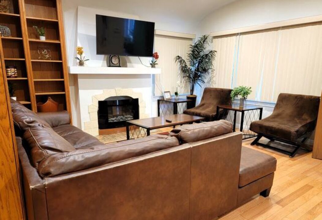 Photo of Livingroom in Fairfax District