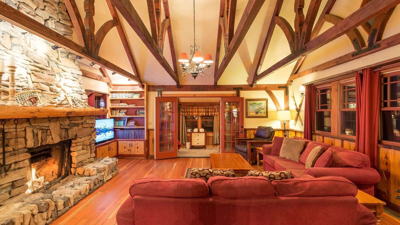 Photo of Livingroom in Twin Peaks