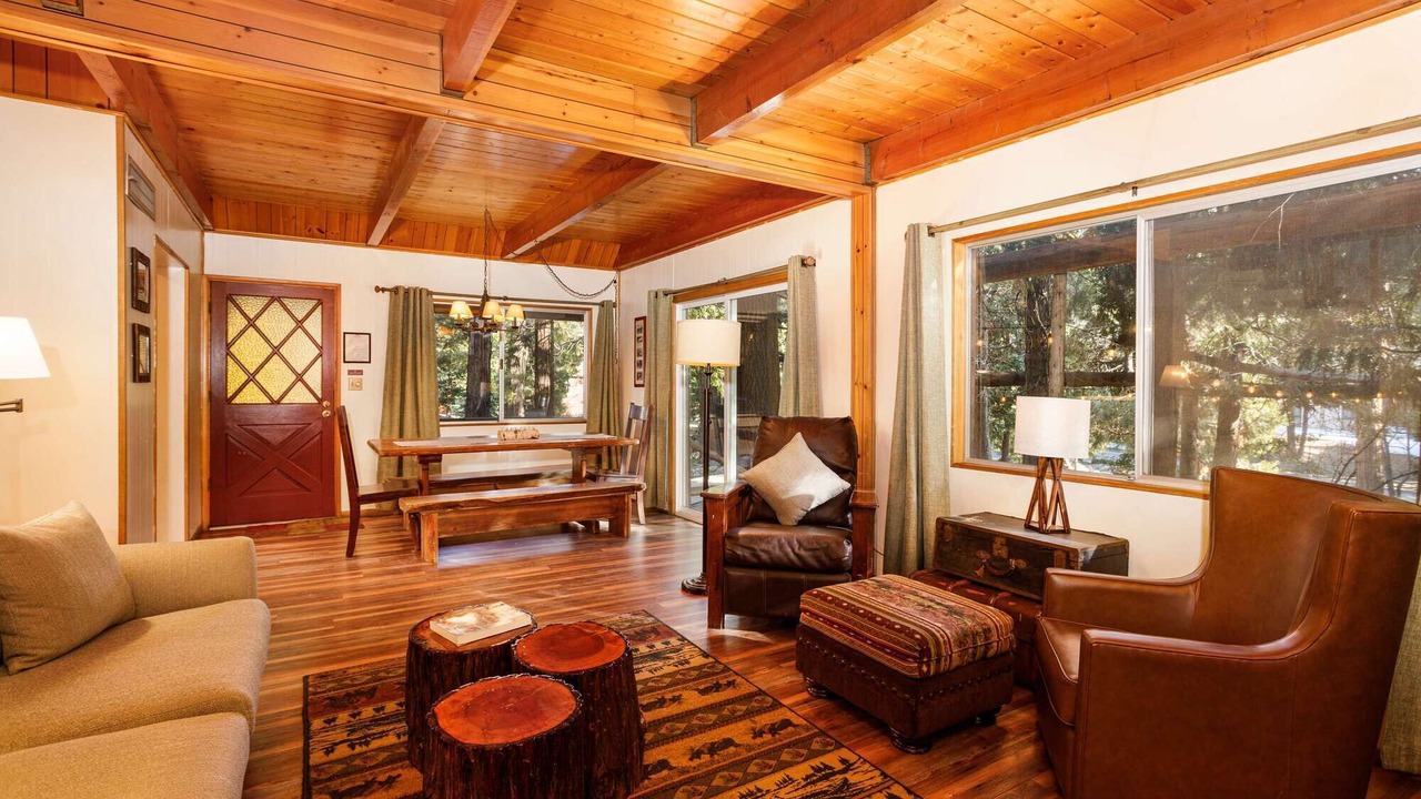 Photo of Bedroom in Twin Peaks