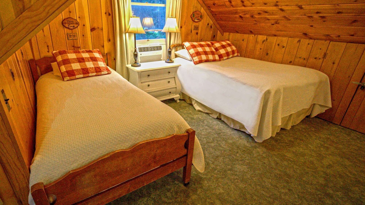 Photo of Bedroom in Twin Peaks