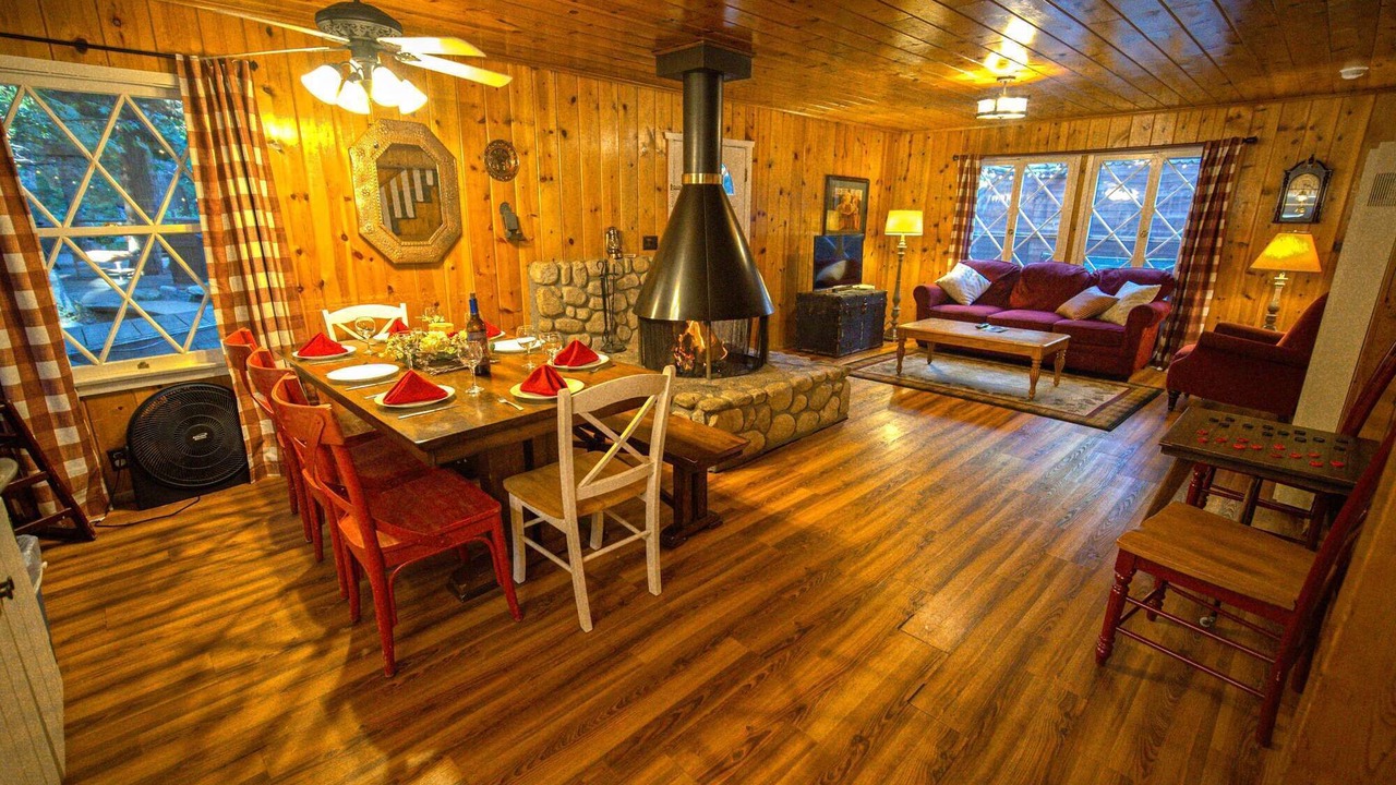 Photo of Livingroom in Twin Peaks