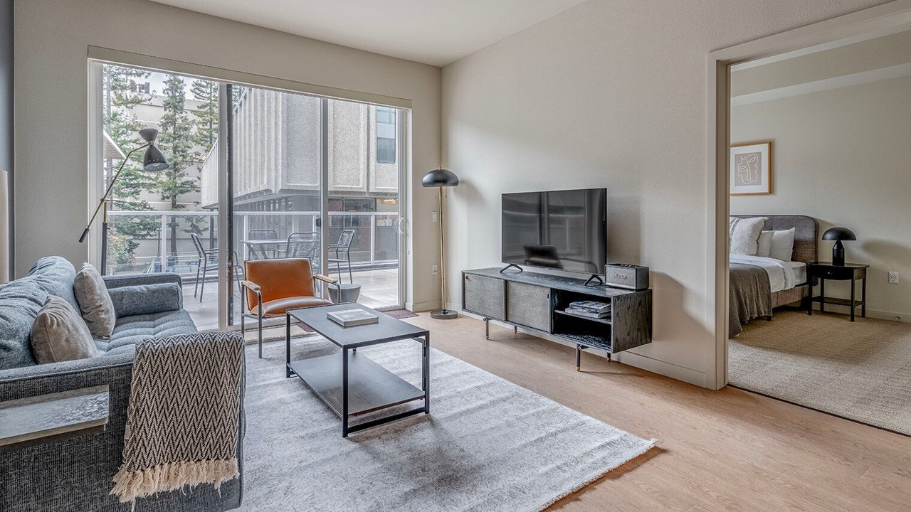 Photo of Livingroom in Piedmont Avenue