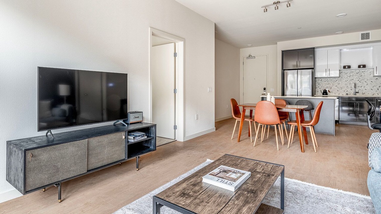 Photo of Livingroom in Piedmont Avenue