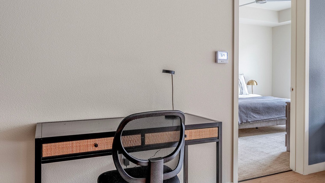Photo of Bedroom in Piedmont Avenue
