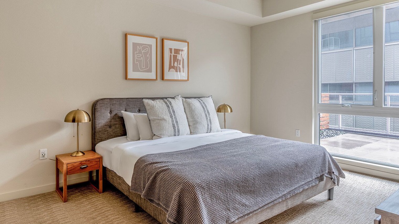 Photo of Bedroom in Piedmont Avenue