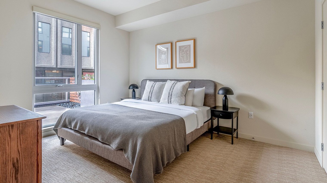 Photo of Bedroom in Piedmont Avenue