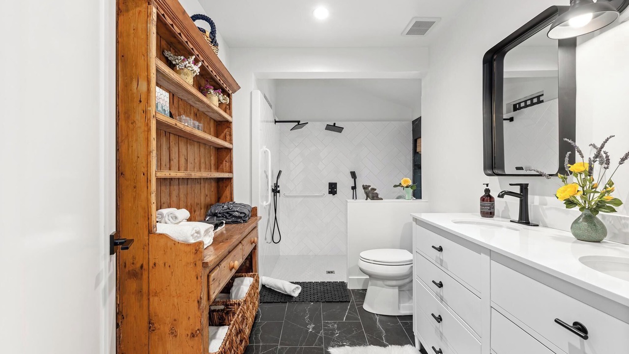 Photo of Bathroom in Los Olivos