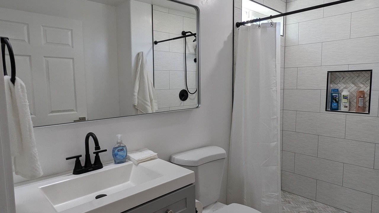 Photo of Bathroom in Lincoln Acres