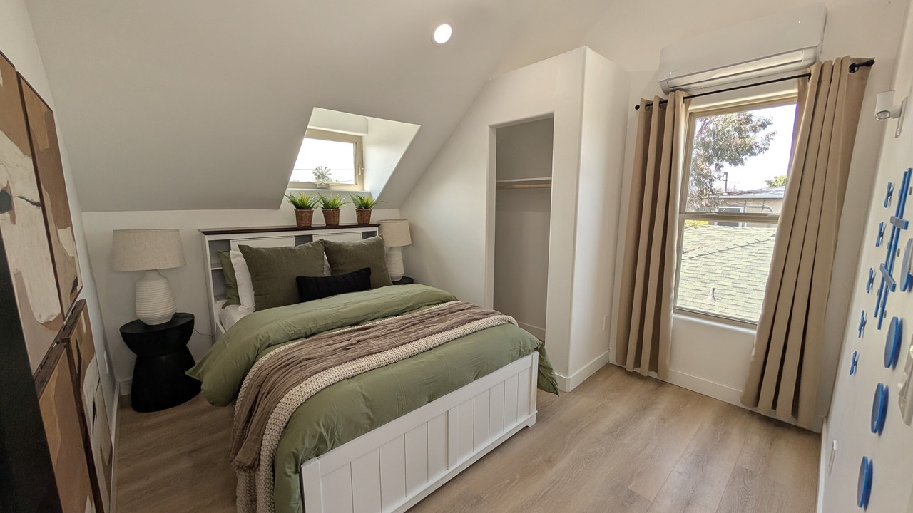 Photo of Bedroom in Lincoln Acres