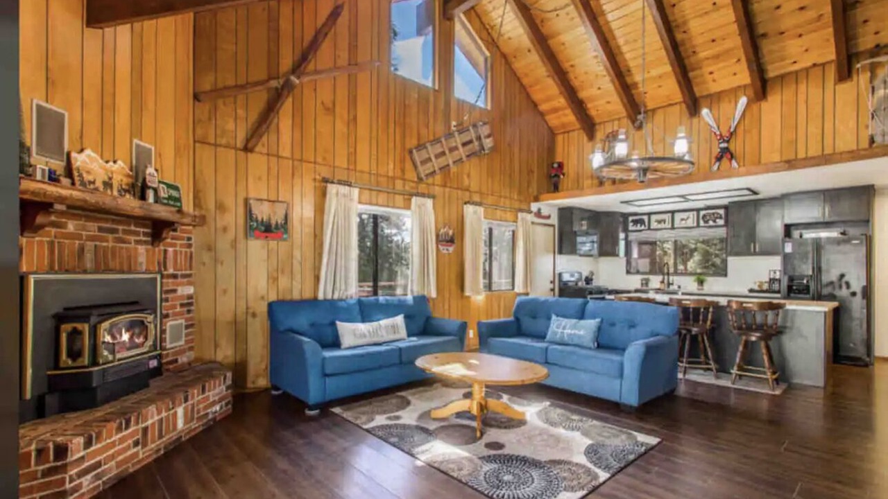 Photo of Livingroom in Running Springs