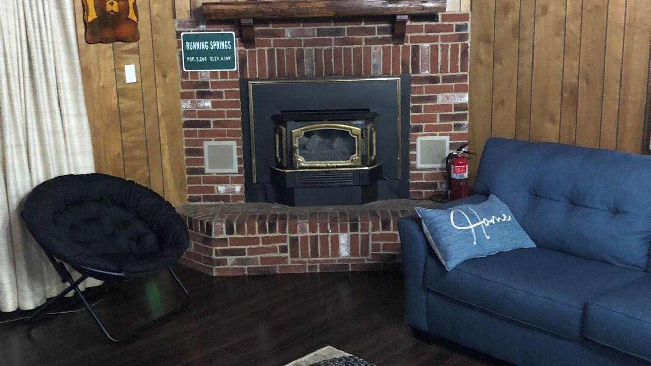 Photo of Livingroom in Running Springs