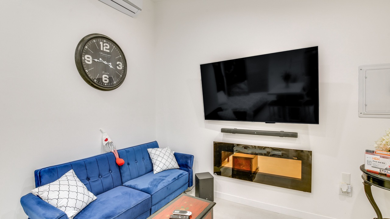 Photo of Livingroom in East Los Angeles