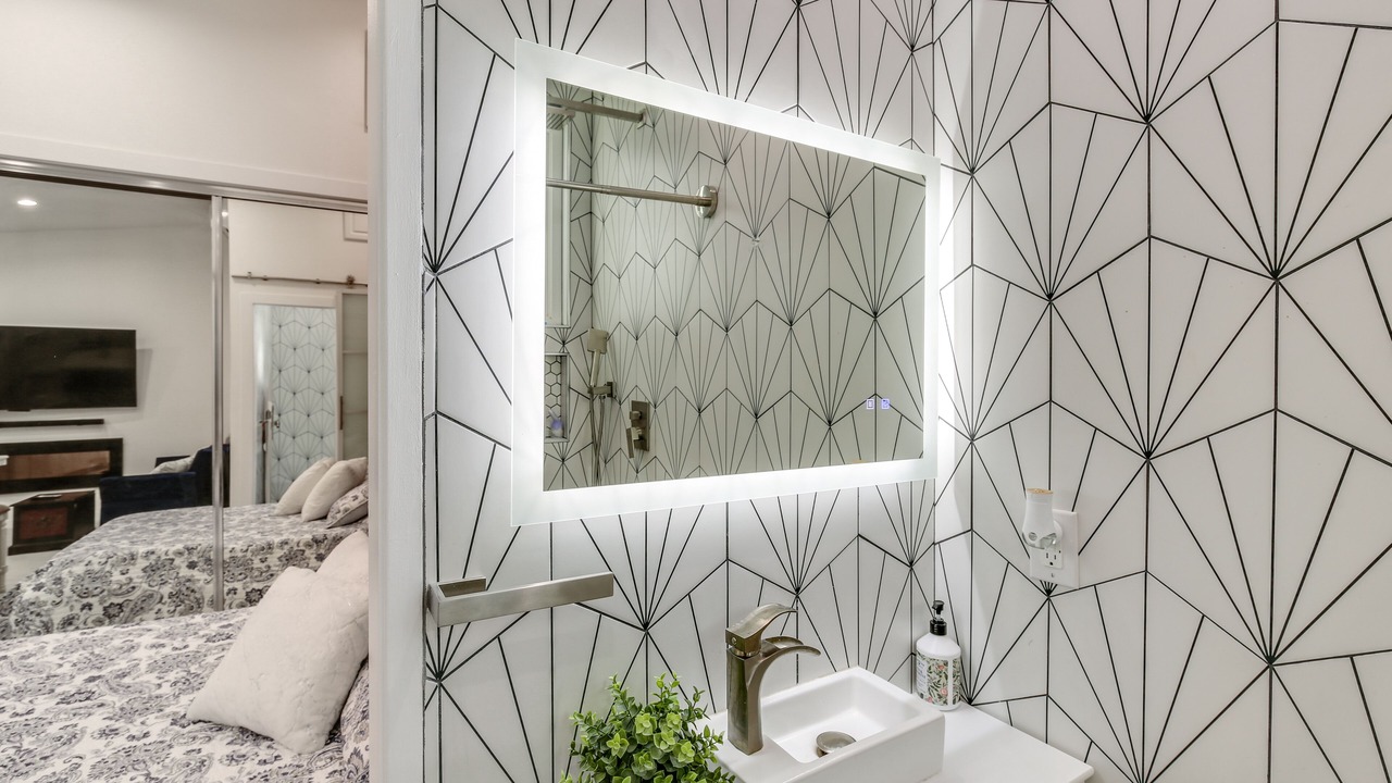 Photo of Bathroom in East Los Angeles