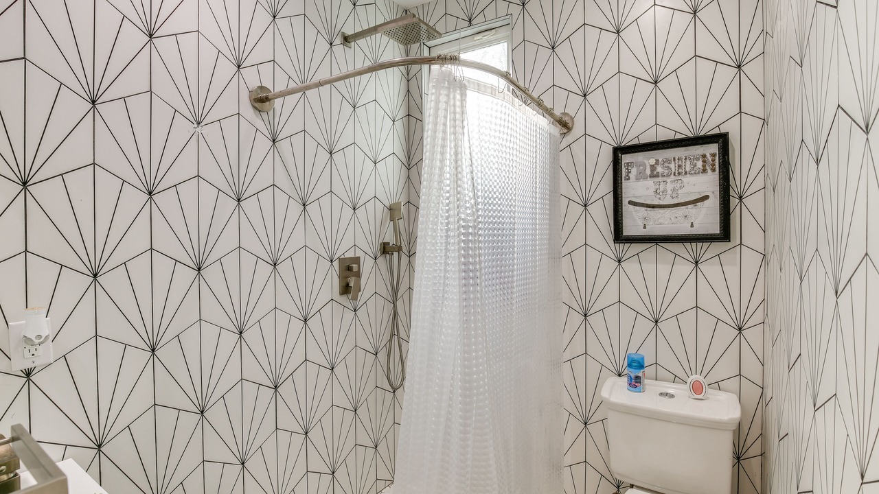 Photo of Bathroom in East Los Angeles