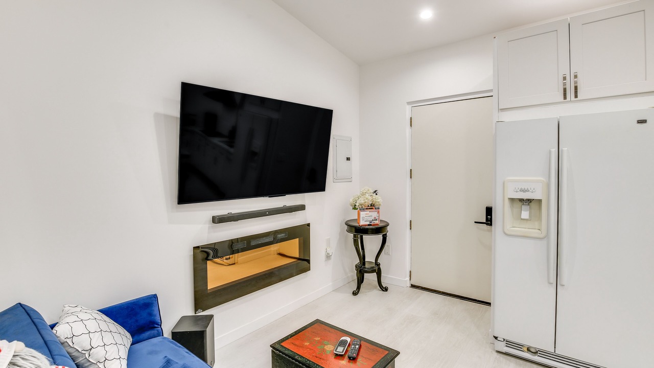 Photo of Livingroom in East Los Angeles