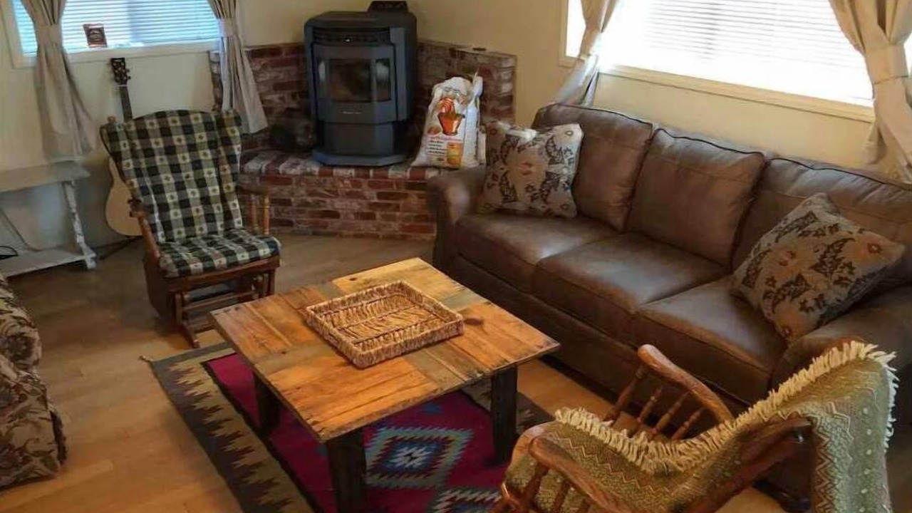 Photo of Livingroom in Lake Isabella