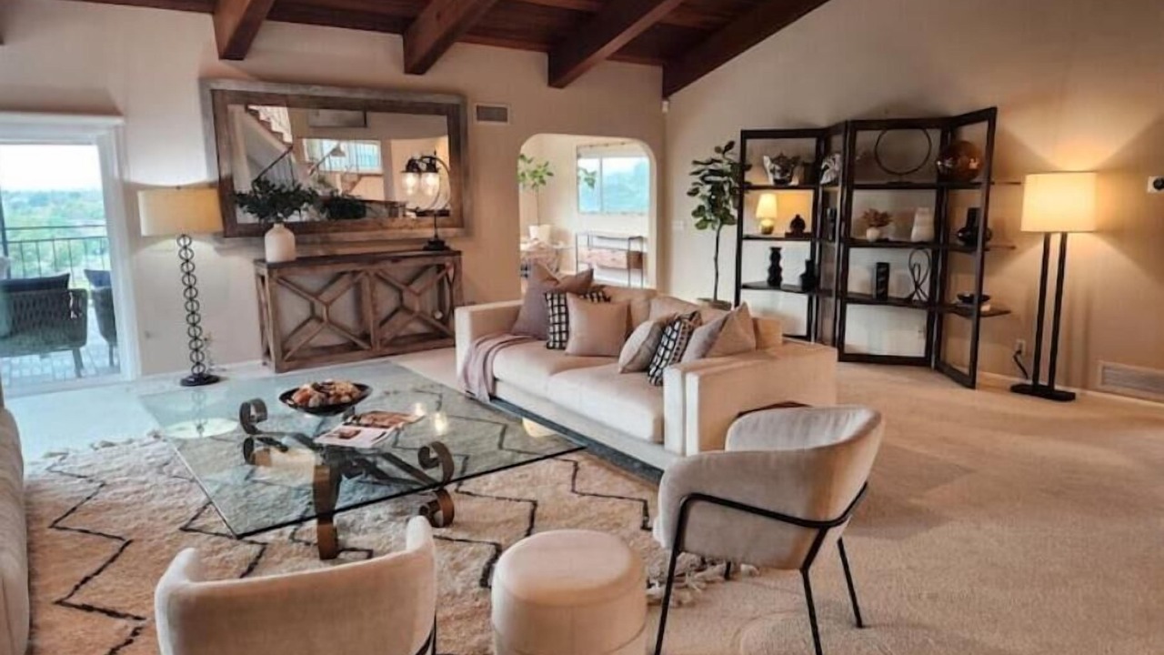 Photo of Livingroom in Charter Oak