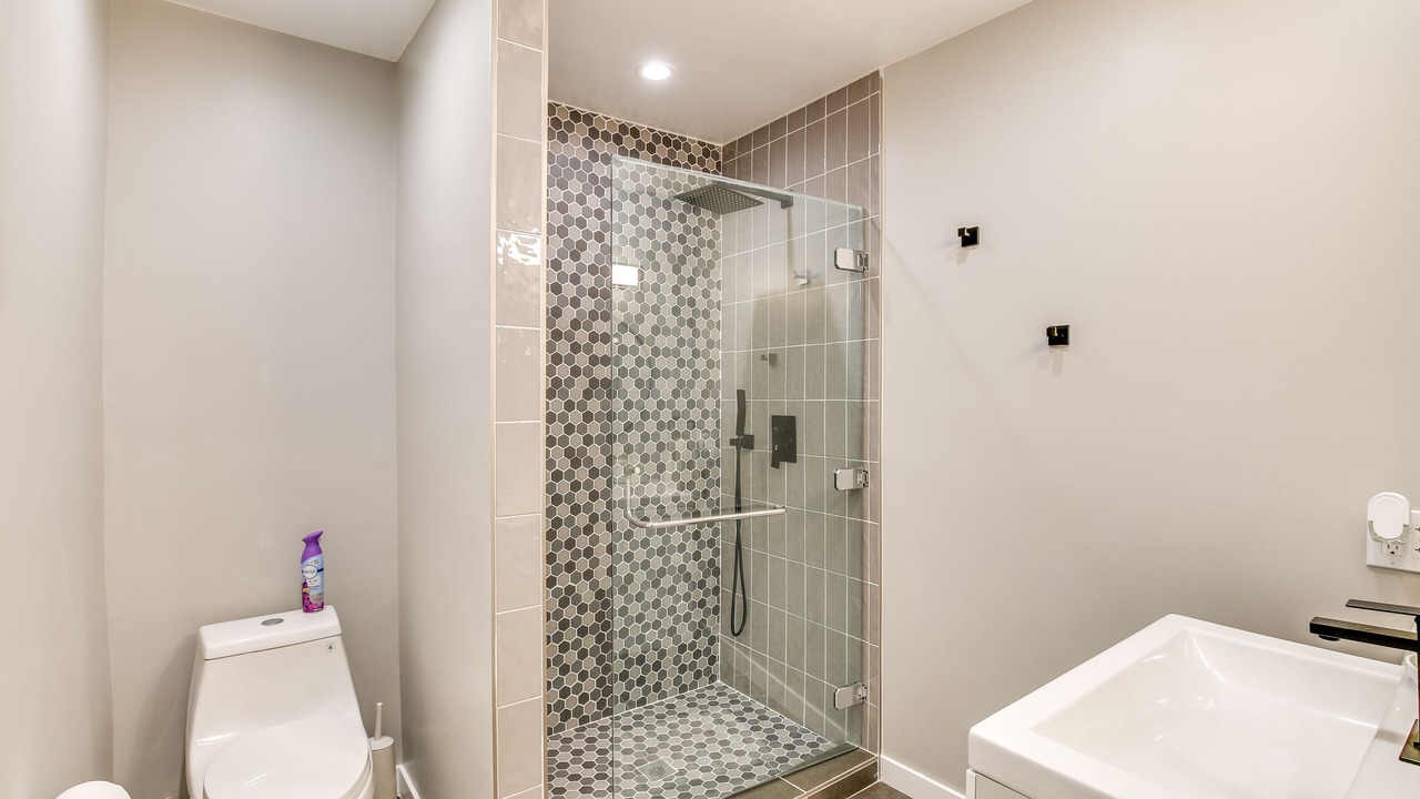 Photo of Bathroom in East Los Angeles