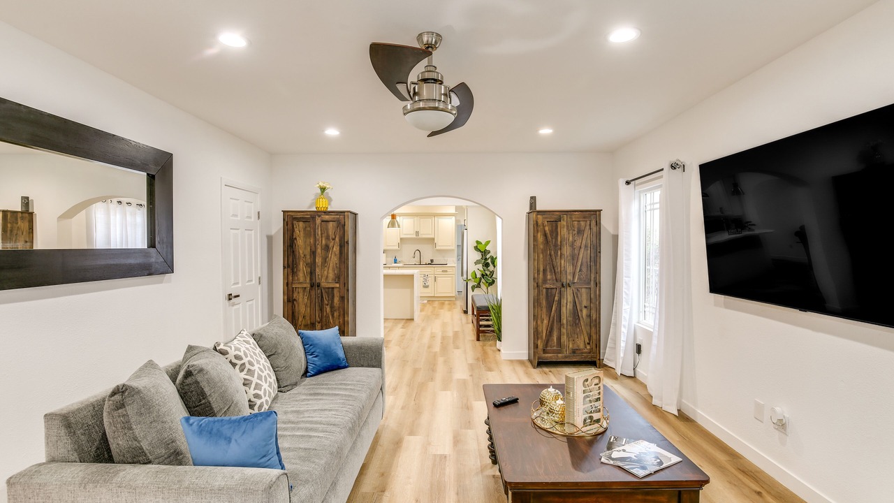 Photo of Livingroom in East Los Angeles
