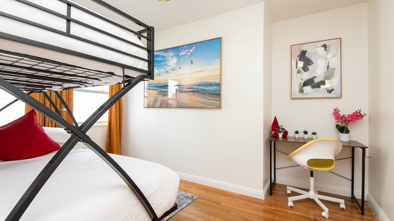 Photo of Bedroom in Burbank