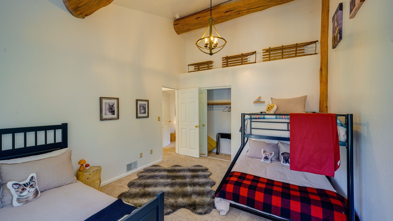 Photo of Bedroom in Frazier Park