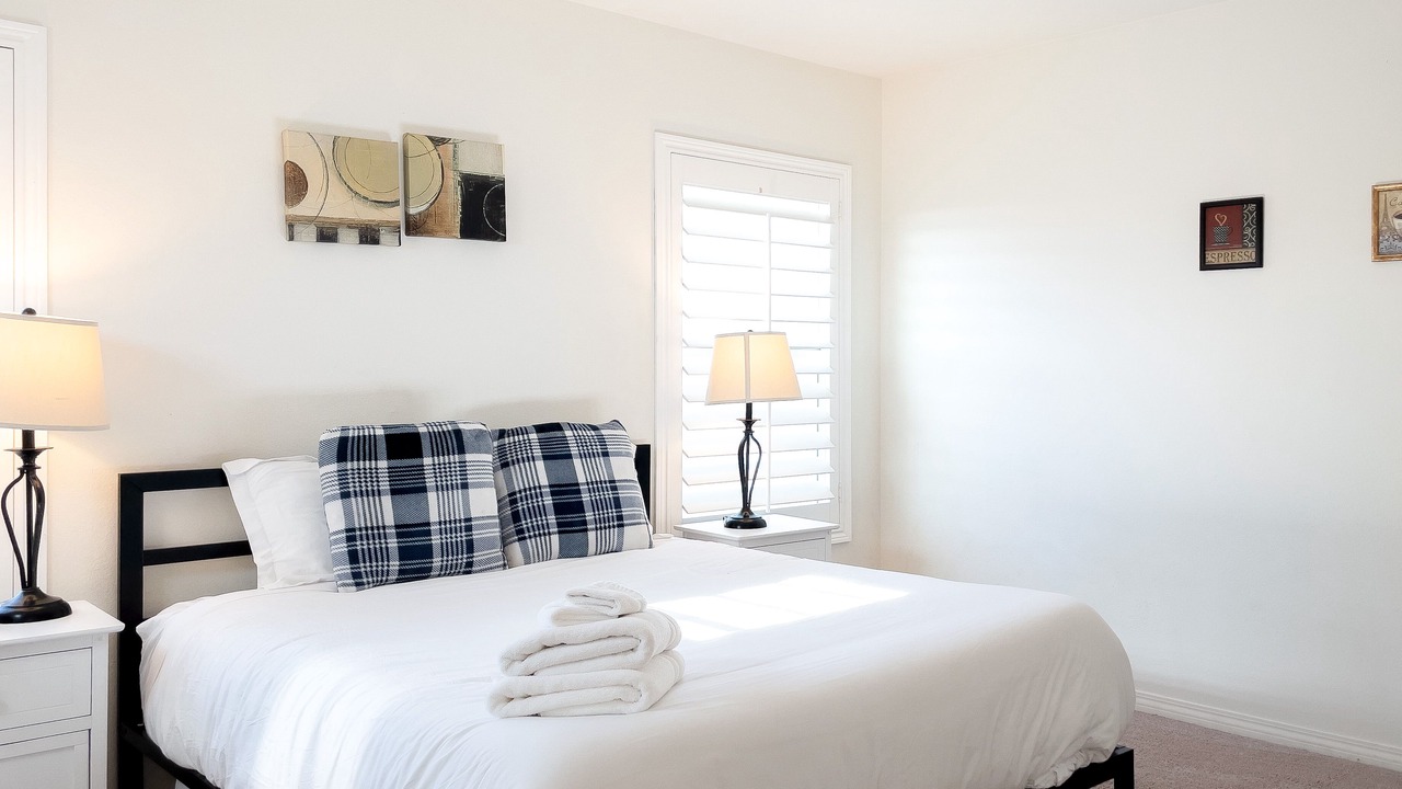 Photo of Bedroom in Mira Loma