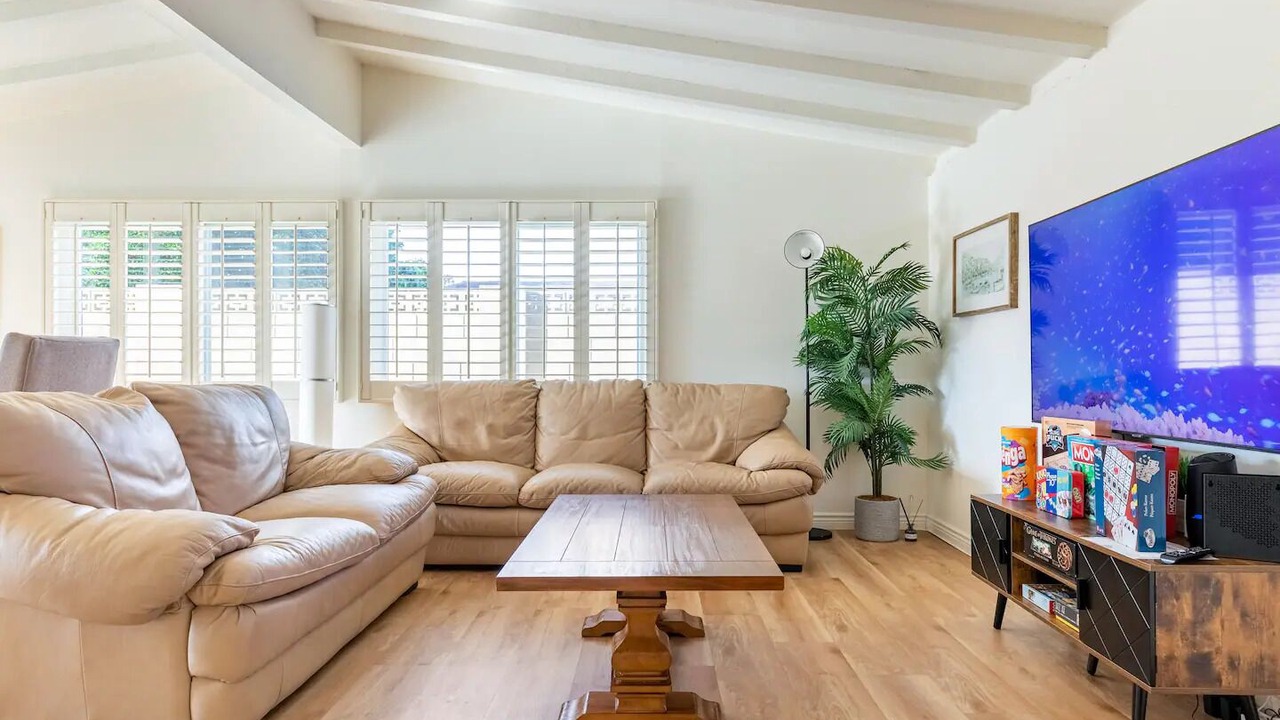 Photo of Livingroom in Sherwood Forest and Thistle Development