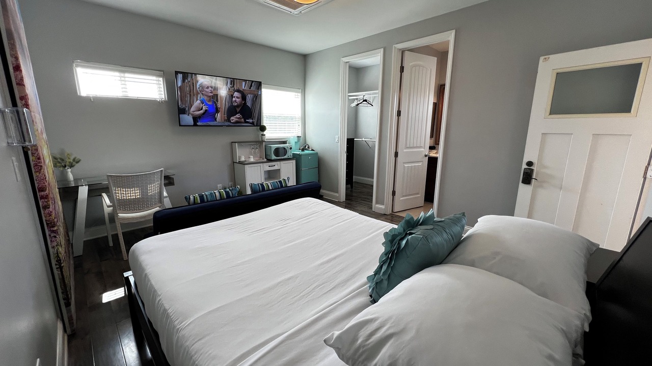Photo of Bedroom in Lakeside