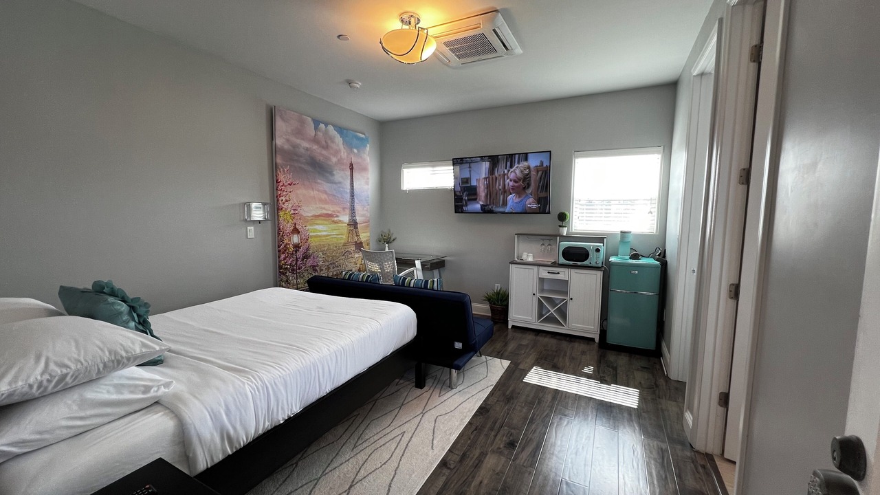 Photo of Bedroom in Lakeside