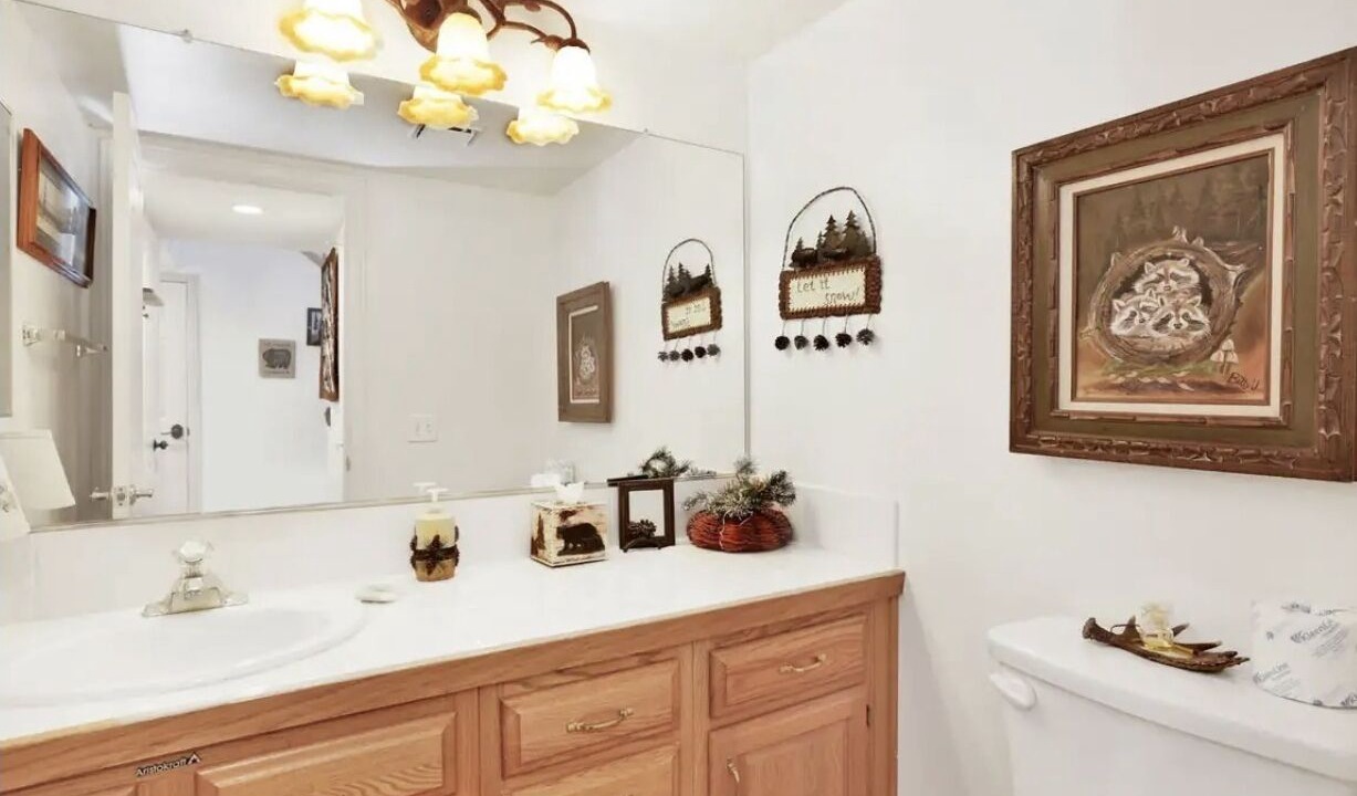 Photo of Bathroom in Moonridge