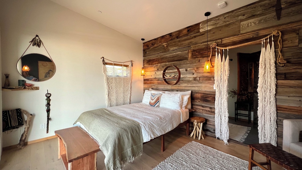 Photo of Bedroom in Lone Pine