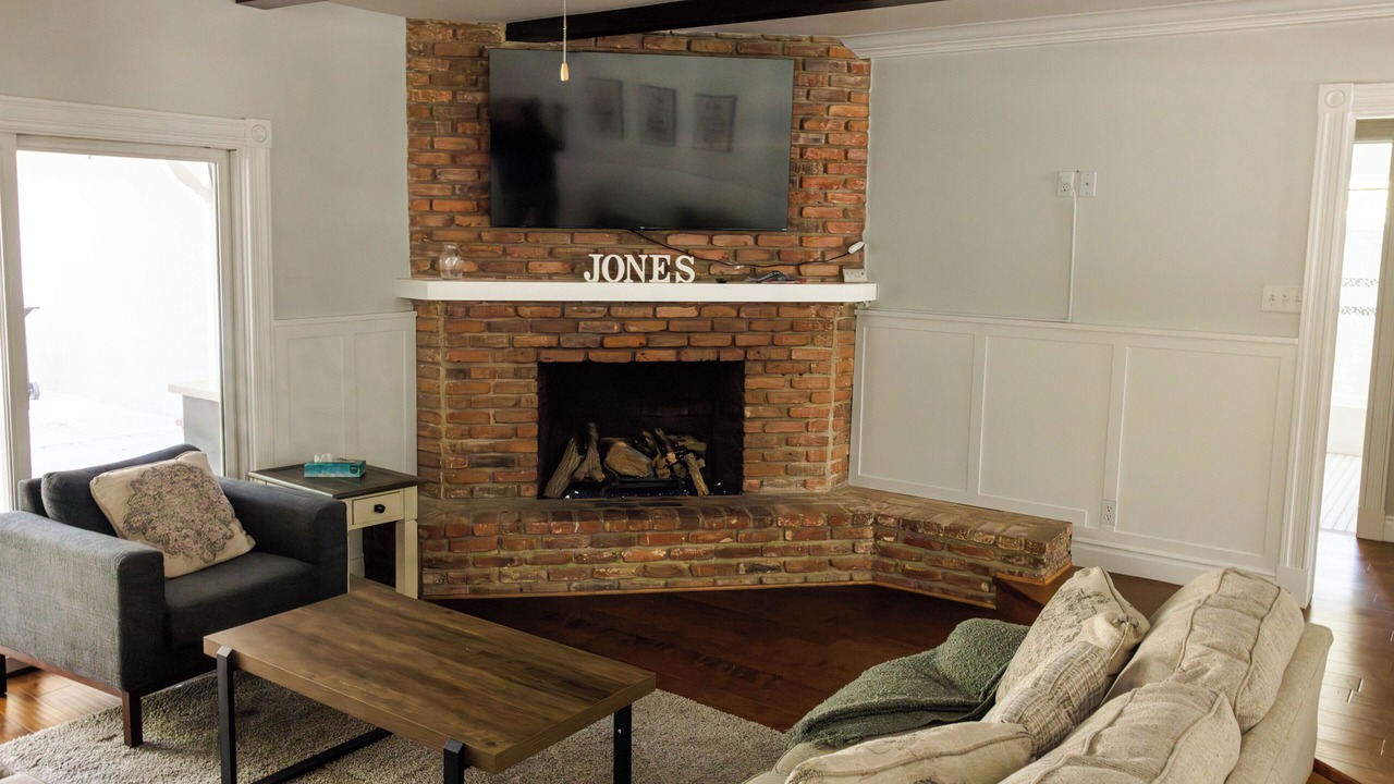 Photo of Livingroom in Newhall