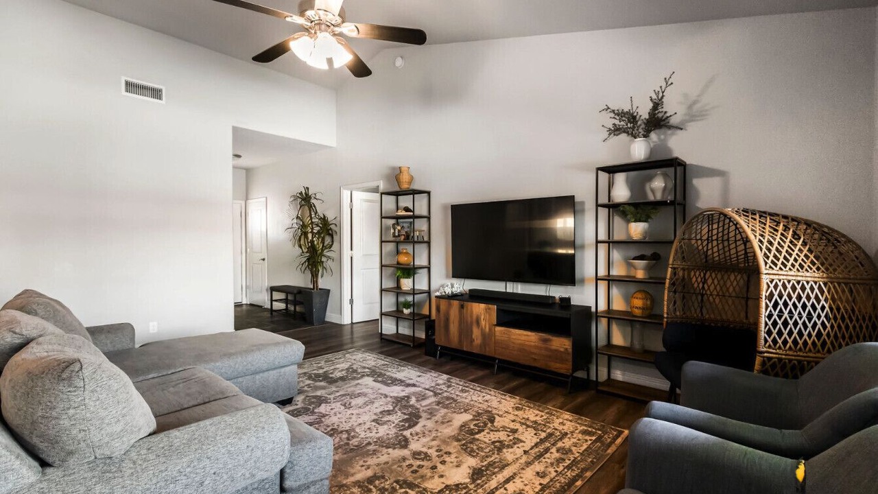 Photo of Livingroom in Chico