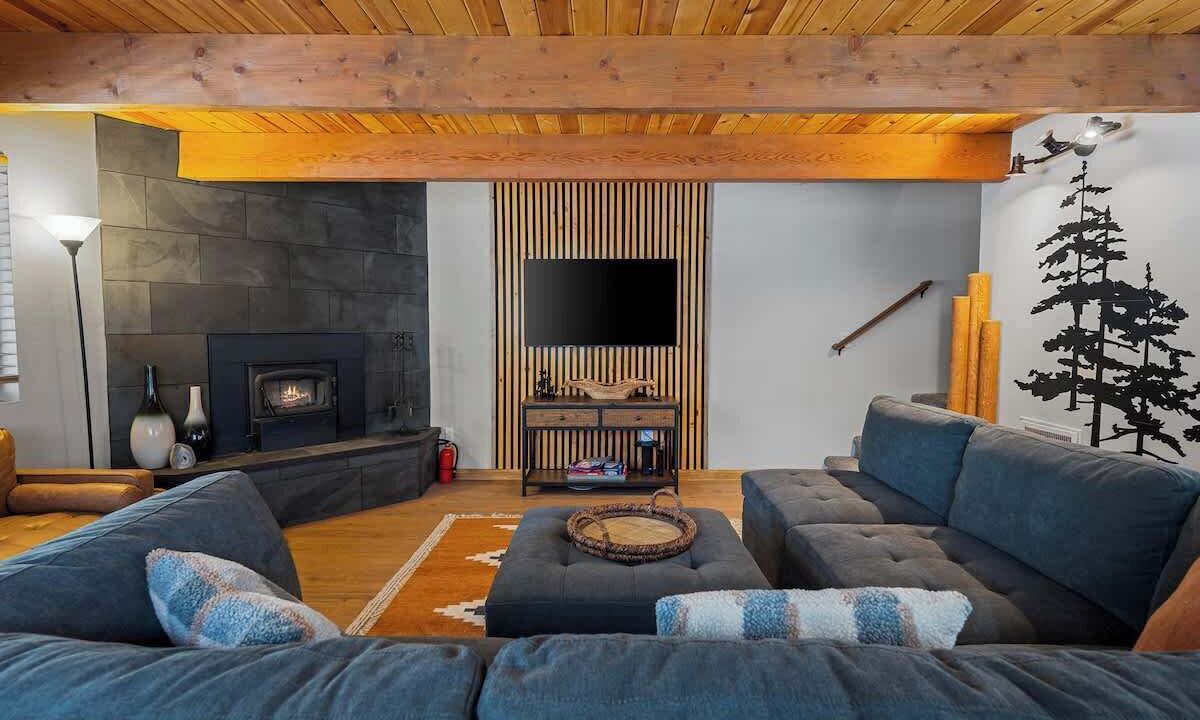 Photo of Livingroom in Big Bear City