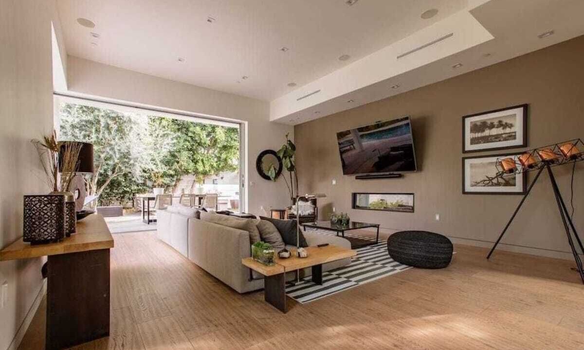 Photo of Livingroom in Melrose
