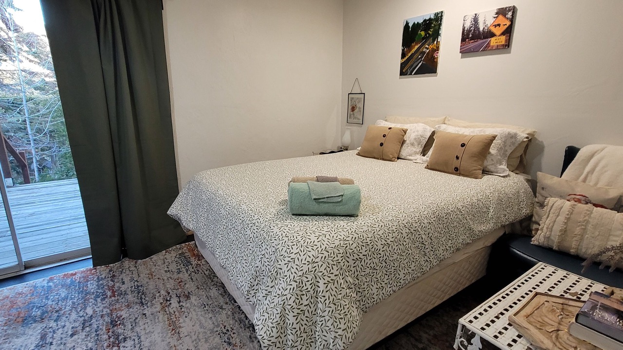 Photo of Bedroom in Frazier Park