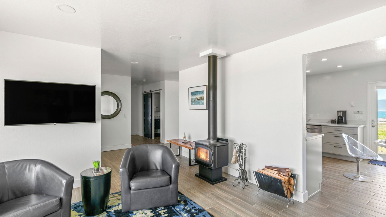 Photo of Livingroom in Point Arena