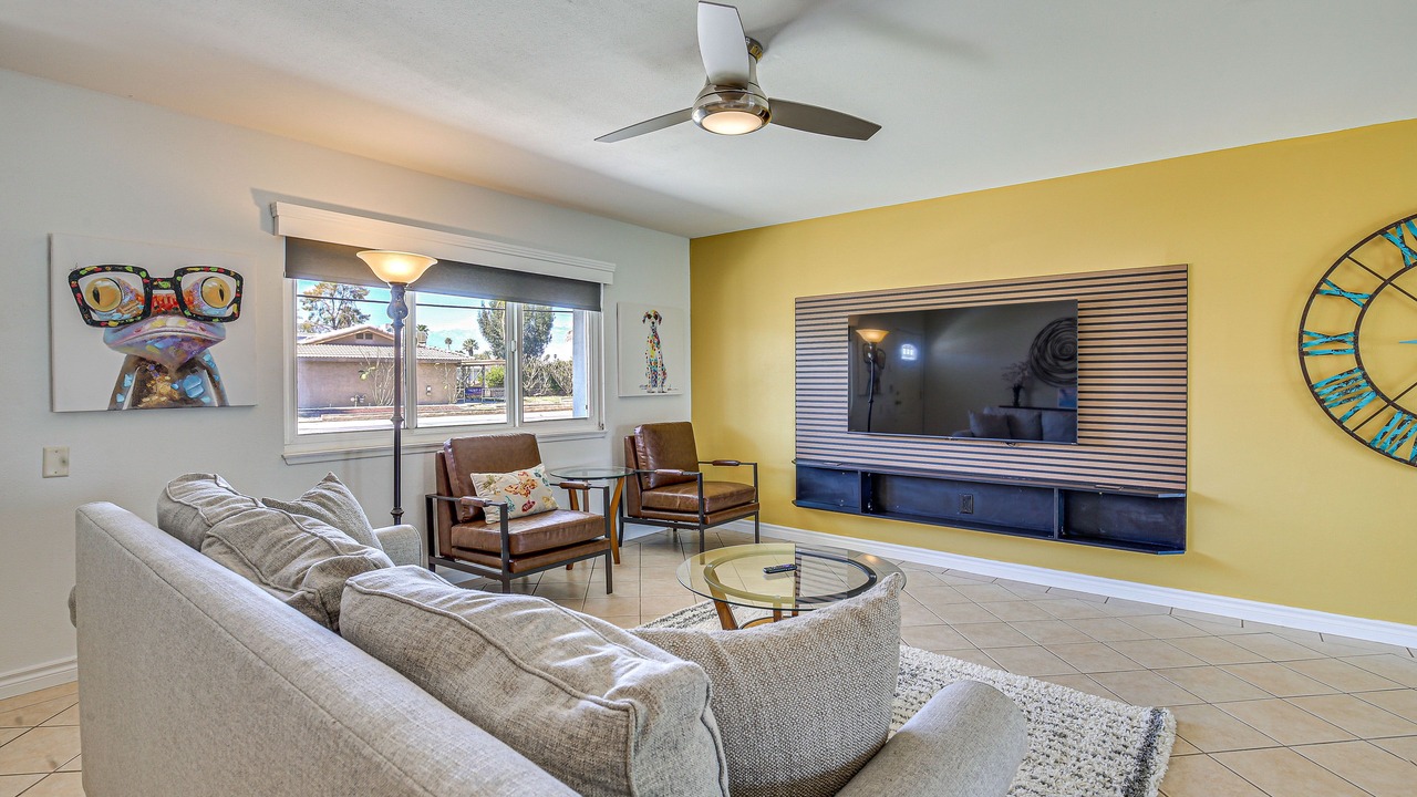Photo of Livingroom in Palm Desert