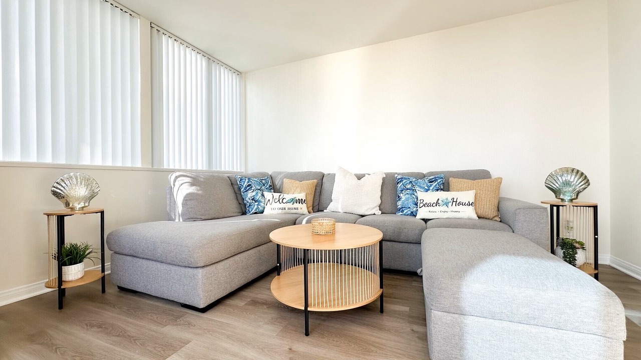 Photo of Livingroom in Downtown