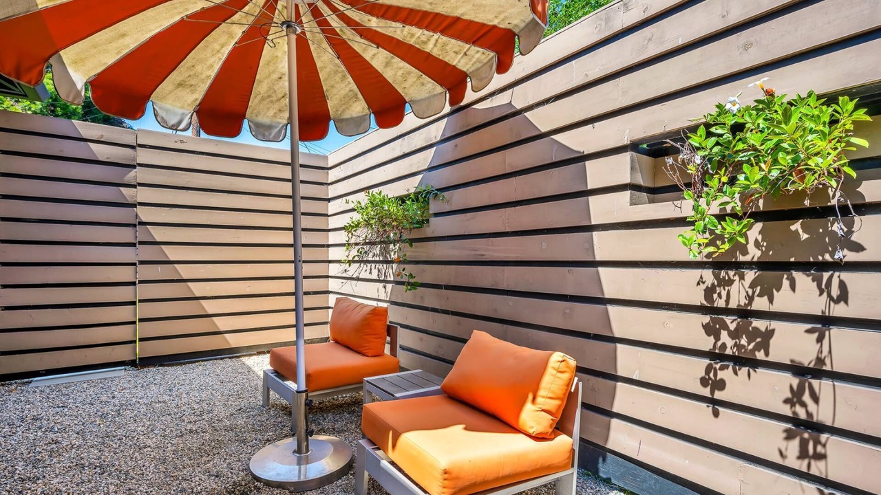 Photo of Outdoor in Valley Village
