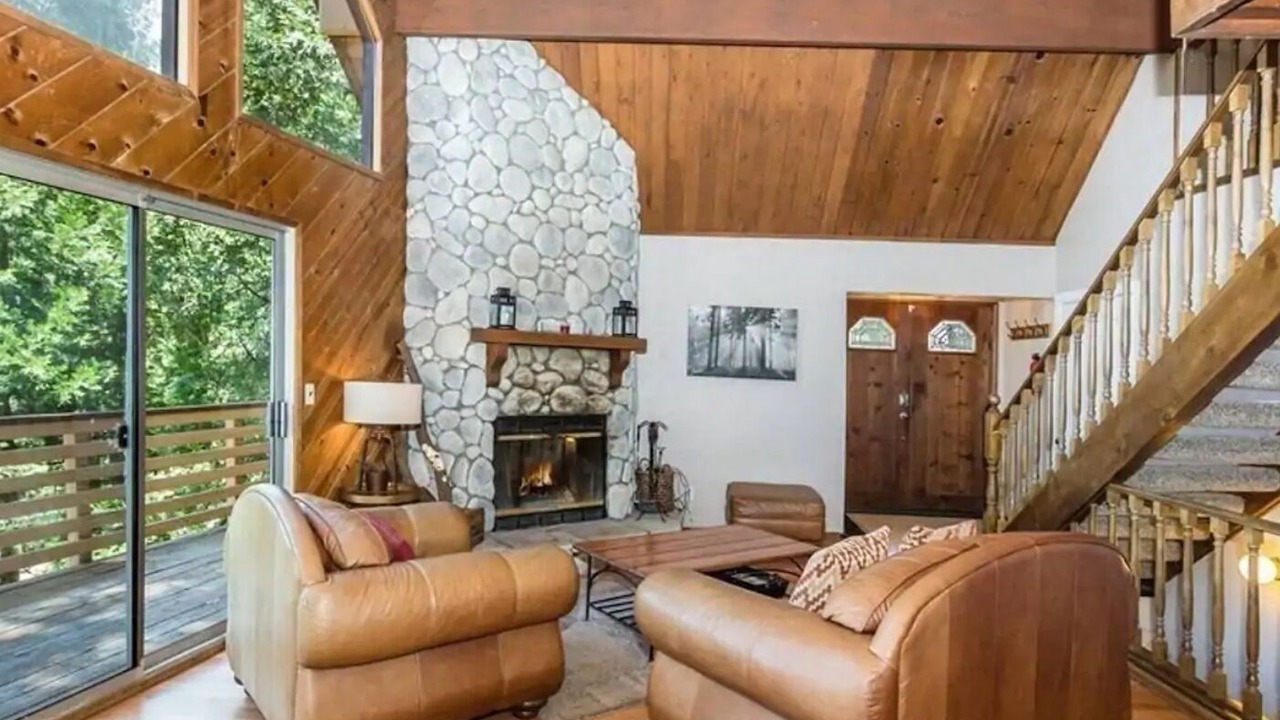 Photo of Livingroom in Cedar Glen
