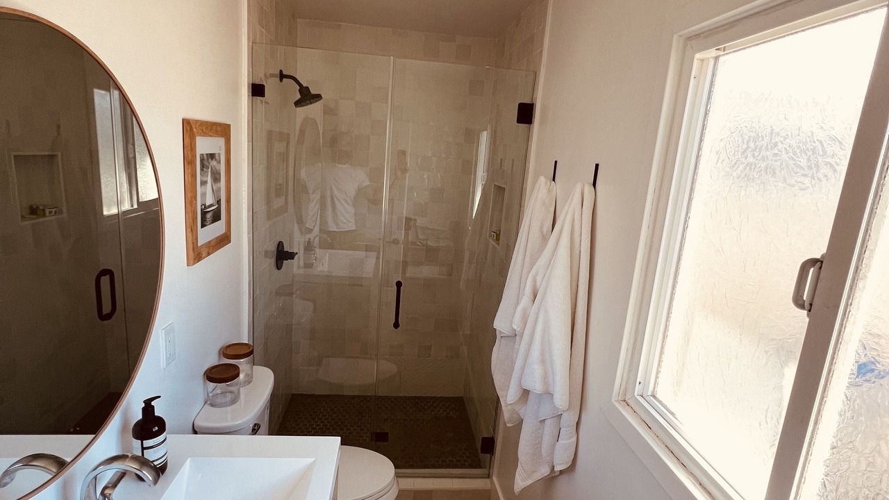 Photo of Bathroom in Peninsula