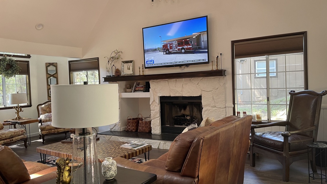 Photo of Livingroom in Cedar Glen