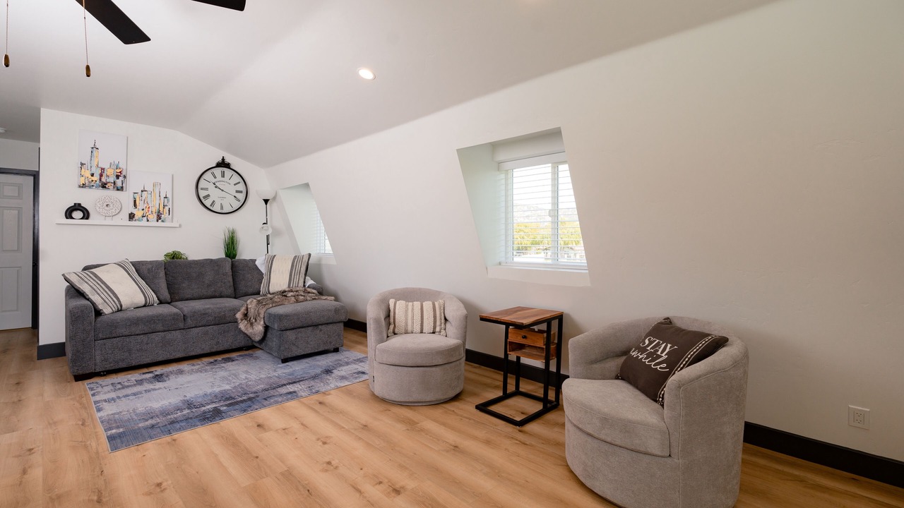 Photo of Livingroom in Rainbow CDP