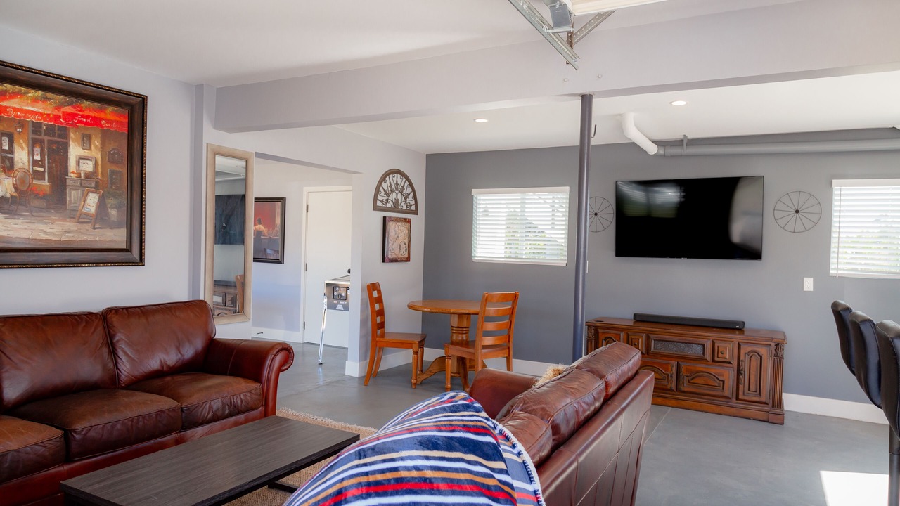 Photo of Livingroom in Rainbow CDP