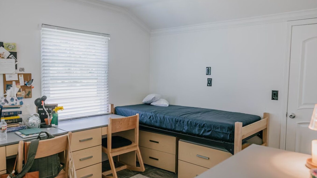Photo of Bedroom in Newhall