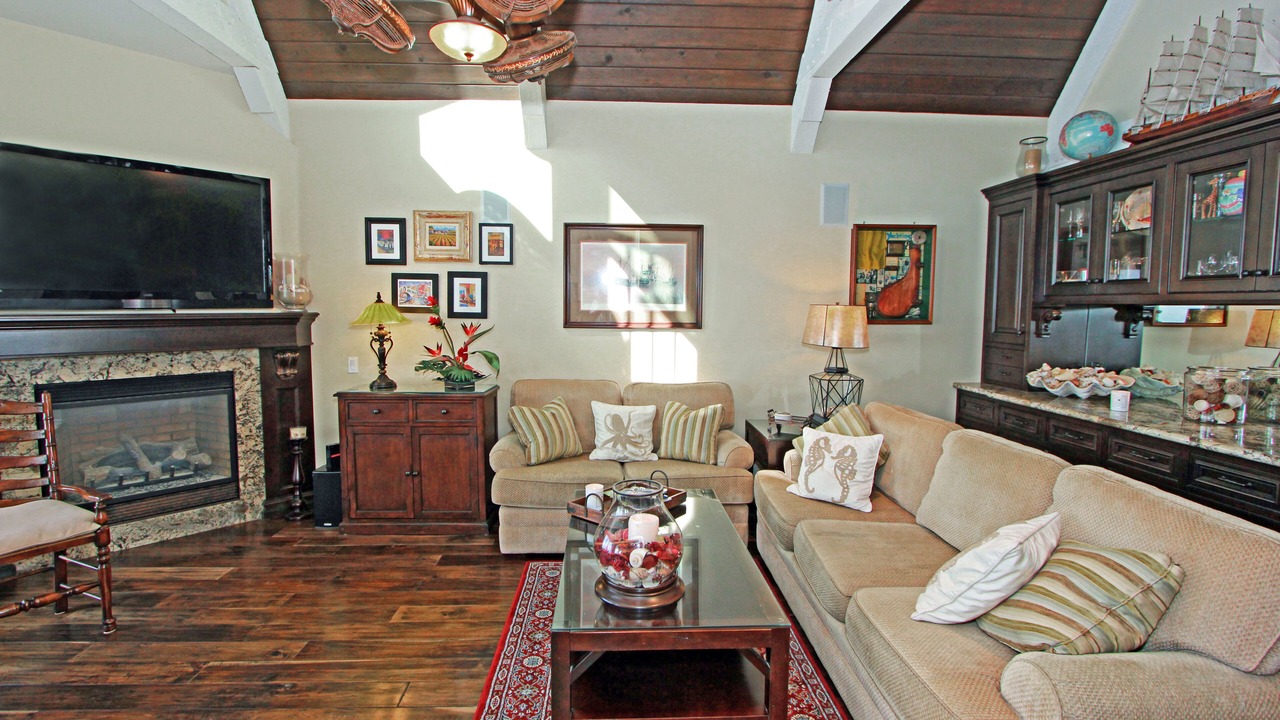Photo of Livingroom in Santa Ana Heights