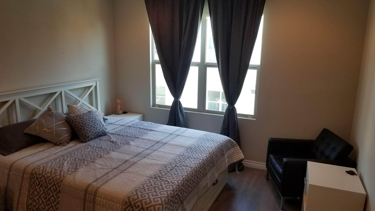 Photo of Bedroom in Anaheim Colony Historic District